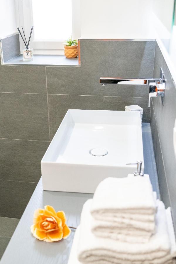 Colours Apartments & Rooms Сан Ремо Екстериор снимка